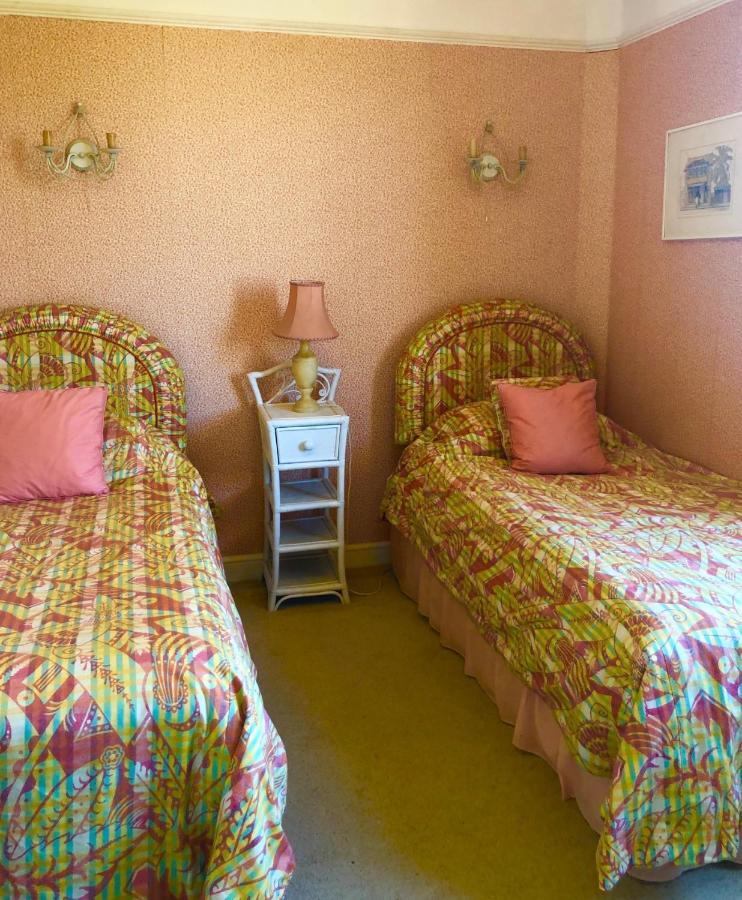 Lauras Townhouse Apartments Dressmakers Salon Bath Buitenkant foto