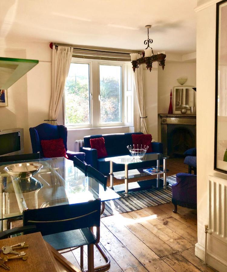 Lauras Townhouse Apartments Dressmakers Salon Bath Buitenkant foto