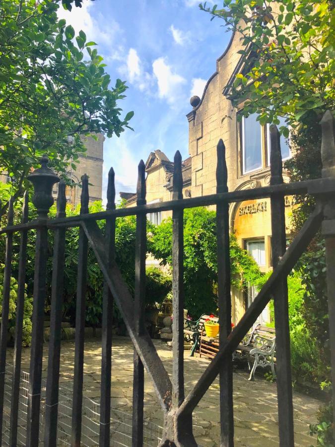 Lauras Townhouse Apartments Dressmakers Salon Bath Buitenkant foto